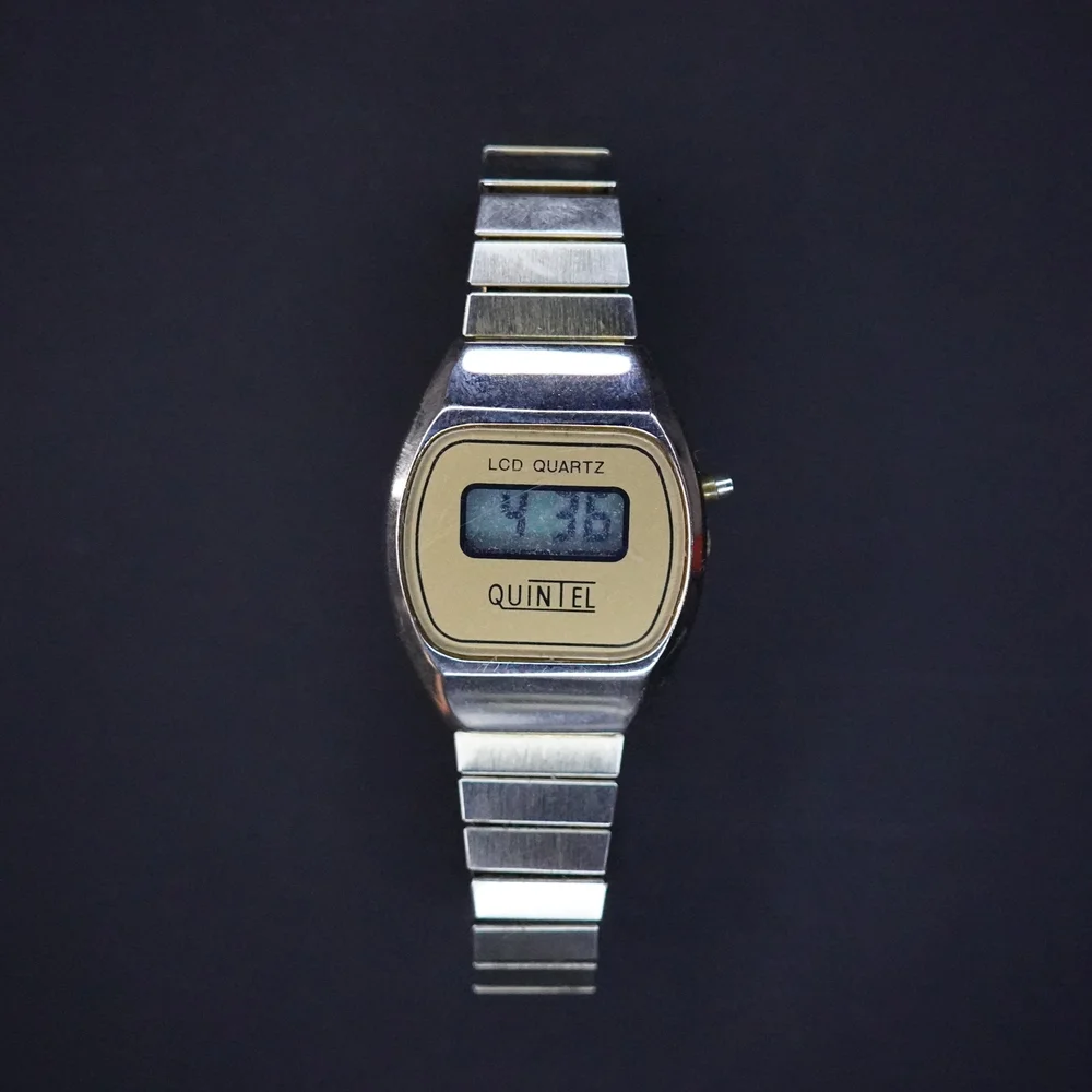 Vintage QUINTEL Digital Watch Quartz Gold Tone Unisex New Battery - Picture 5 of 7